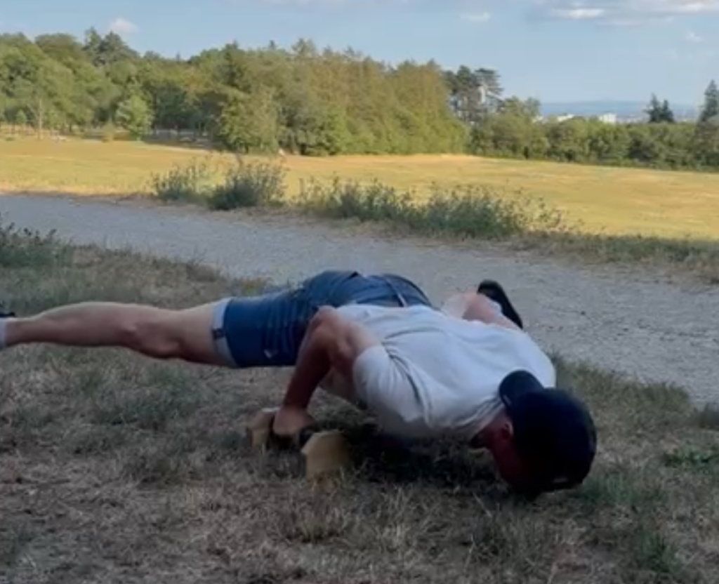 Liegestütze mit Kontrolle.